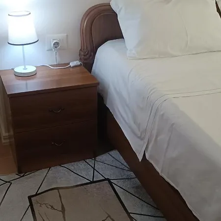 Apartment 21